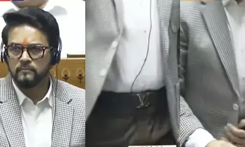 ಲೋಕಸಭೆ ಅಧಿವೇಶನ | ಅನುರಾಗ್ ಠಾಕೂರ್ ಧರಿಸಿದ್ದ ʼಐಷಾರಾಮಿ Louis Vuitton ಬೆಲ್ಟ್ʼ ವೈರಲ್!
