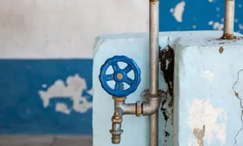 Uttar Pradesh | ಪೈಪ್‌ ಒಡೆದ ಆರೋಪದಲ್ಲಿ ಶಾಲೆಯಲ್ಲಿ ದಲಿತ ಬಾಲಕನ ಮೇಲೆ ದೌರ್ಜನ್ಯ: ಪ್ರಕರಣ ದಾಖಲು