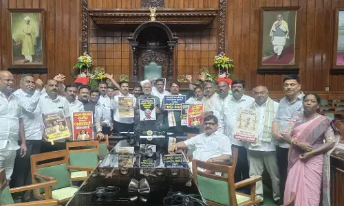 ಸಚಿವ ಆರ್.ಬಿ.ತಿಮ್ಮಾಪುರ ರಾಜೀನಾಮೆಗೆ ಪಟ್ಟು; ವಿಧಾನಸಭೆಯಲ್ಲಿ ಬಿಜೆಪಿ-ಜೆಡಿಎಸ್‌ನಿಂದ ಅಹೋರಾತ್ರಿ ಧರಣಿ