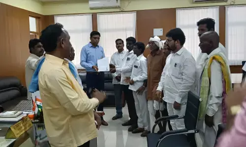 ಯಾದಗಿರಿ | ದೇವಿಕೇರಾ ಗ್ರಾಮದಲ್ಲಿ ಸಾರ್ವಜನಿಕ ಸ್ಮಶಾನ ಸ್ಥಳಾಂತರಕ್ಕೆ ಗ್ರಾಮಸ್ಥರ ಒತ್ತಾಯ