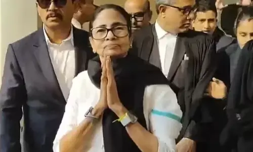 ಚುನಾವಣೆಗೆ ಮುನ್ನ ಬಂಗಾಳವನ್ನು ಗುರಿಯಾಗಿಸಿಕೊಂಡ ‘ವಾಟ್ಸಾಪ್ ಆಯೋಗ’ದಂತೆ ಚುನಾವಣಾ ಆಯೋಗ ವರ್ತಿಸುತ್ತಿದೆ: S I R ವಿಚಾರಣೆಯಲ್ಲಿ ಸುಪ್ರೀಂ ಕೋರ್ಟ್‌ ನಲ್ಲಿ ವಾದ ಮಂಡಿಸಿದ ಲಾಯರ್ ಮಮತಾ ಬ್ಯಾನರ್ಜಿ