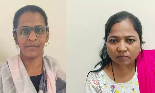 ಕಲಬುರಗಿ |  ಮೊಟ್ಟೆ ಹಣ ಬಿಡುಗಡೆ ಮಾಡುವುದಕ್ಕೆ ಲಂಚ ಪಡೆಯುತ್ತಿದ್ದ ವೇಳೆ ಲೋಕಾಯುಕ್ತ ಬಲೆಗೆ ಬಿದ್ದ ಅಂಗನವಾಡಿ ಟೀಚರ್, ಸಿಬ್ಬಂದಿ