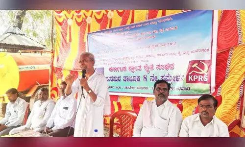 ಸುರಪುರ | ರೈತರ ಆತ್ಮಹತ್ಯೆ ತಡೆಗೆ ಋಣಮುಕ್ತ ಕಾಯ್ದೆ ಜಾರಿ ಅಗತ್ಯ : ಆನೆಗುಂದಿ