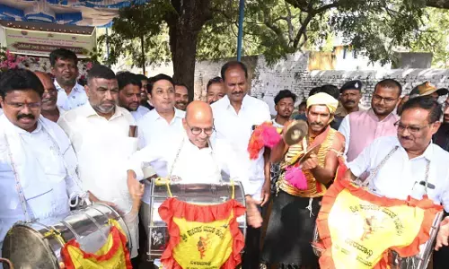 ರಾಯಚೂರು ಜಿಲ್ಲಾ ಉತ್ಸವಕ್ಕೆ ಕಲಾತಂಡಗಳ ಅದ್ದೂರಿ ಮೆರಗು