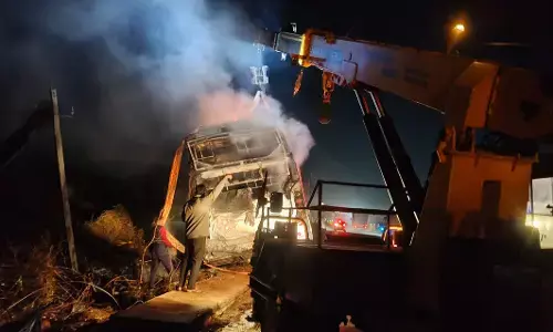 BENGALURU | ನೆಲಮಂಗಲದಲ್ಲಿ ಖಾಸಗಿ ಬಸ್ ಬೆಂಕಿಗಾಹುತಿ: 40 ಪ್ರಯಾಣಿಕರು ಪಾರು