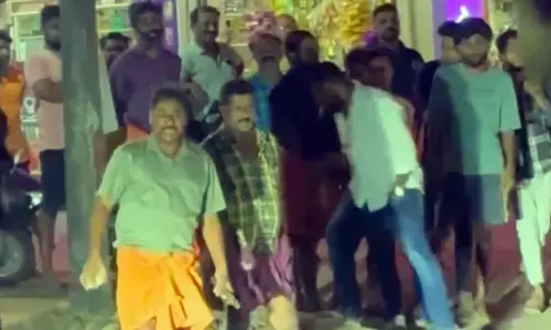 ಬೆಳ್ತಂಗಡಿ| ಅಖಿಲ ಭಾರತ ಮುಷ್ಕರ ಅಂಗವಾಗಿ ವಾಹನ ಜಾಥಾ; ʼಮೋದಿ ಮೋದಿʼ ಘೋಷಣೆ ಕೂಗಿ ತಂಡದಿಂದ ಕಾರ್ಯಕ್ರಮಕ್ಕೆ ಅಡ್ಡಿ