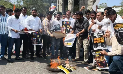 ಕಲಬುರಗಿ | ಪ್ರಧಾನಿ ಮೋದಿ ರಾಜೀನಾಮೆಗೆ ಆಗ್ರಹಿಸಿ ಯುವ ಕಾಂಗ್ರೆಸ್ ಪ್ರತಿಭಟನೆ