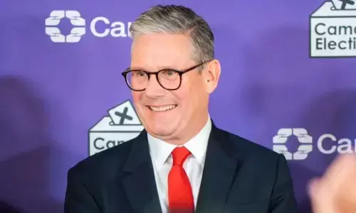 Epstein files | ಎಪ್ಸ್ಟೀನ್ ಜೊತೆ ಸಂಬಂಧ ಹೊಂದಿದ್ದ ಅಧಿಕಾರಿಗೆ US ರಾಯಭಾರಿ ಹುದ್ದೆ ನೀಡಿದ ವಿವಾದ; UK ಪ್ರಧಾನಿ ಹುದ್ದೆಯಿಂದ ಕೆಳಗಿಳಿಯಲು ಸ್ಟಾರ್ಮರ್ ನಿರಾಕರಣೆ