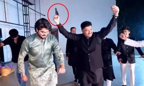 Kalaburagi | ಗನ್ ತೋರಿಸಿ ಡ್ಯಾನ್ಸ್‌  ಮಾಡಿದ ಕಾಂಗ್ರೆಸ್ ಮುಖಂಡ : ವೀಡಿಯೊ ವೈರಲ್ !