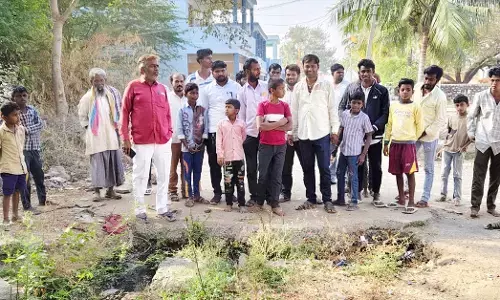 ಯಾದಗಿರಿ | ಮಸ್ಕನಳ್ಳಿಯಲ್ಲಿ ಕುಡಿಯುವ ನೀರಿನ ಸಂಕಷ್ಟ: ಅಧಿಕಾರಿಗಳ ನಿರ್ಲಕ್ಷ್ಯ ವಿರುದ್ಧ ಉಮೇಶ್ ಮುದ್ನಾಳ ನೇತೃತ್ವದಲ್ಲಿ ಪ್ರತಿಭಟನೆ