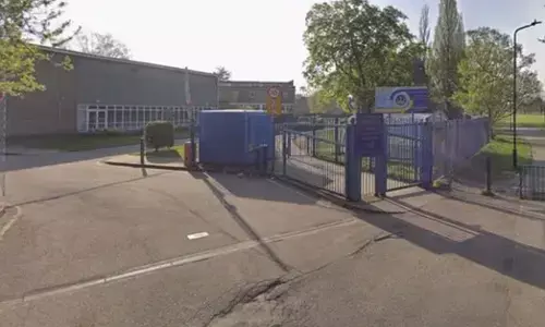 ಲಂಡನ್ ಶಾಲೆಯಲ್ಲಿ ಇಬ್ಬರು ವಿದ್ಯಾರ್ಥಿಗಳಿಗೆ ಇರಿದ ಅಪ್ರಾಪ್ತ ಬಾಲಕ!