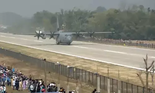 Assam | ದಿಬ್ರುಗಢ ಹೆದ್ದಾರಿಯಲ್ಲಿನ ಈಶಾನ್ಯ ಭಾರತದ ಮೊದಲ ತುರ್ತು ಲ್ಯಾಂಡಿಂಗ್ ಸೌಲಭ್ಯದಲ್ಲಿ ಇಳಿದ ಪ್ರಧಾನಿ ಮೋದಿ ವಿಮಾನ