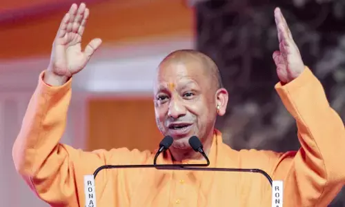 ಇದು ಯಾವ ರೀತಿಯ ಬದುಕು?: ಬಿಜೆಪಿ ಆಡಳಿತವಿರುವ ದಿಲ್ಲಿಯ ವಾಯು ಗುಣಮಟ್ಟದ ಬಗ್ಗೆ ಆದಿತ್ಯನಾಥ್ ಪ್ರಶ್ನೆ