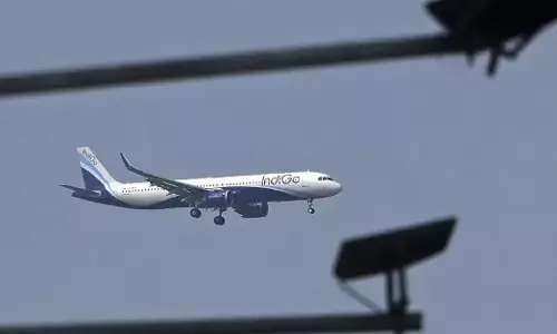 ಶೌಚಾಲಯದಲ್ಲಿ ಲಿಪ್‍ಸ್ಟಿಕ್‍ ನಿಂದ ಬರೆದ ಬಾಂಬ್ ಬೆದರಿಕೆ ಪತ್ತೆ: ತುರ್ತಾಗಿ ಇಳಿದ ಇಂಡಿಗೊ ವಿಮಾನ