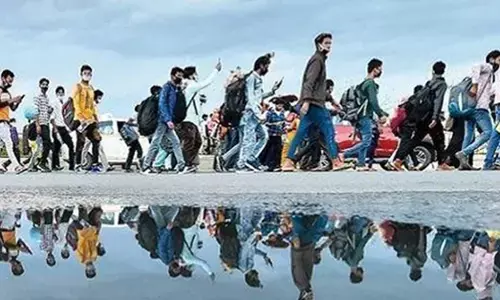 ‘ಅನ್ಯ’ರಾಗುತ್ತಿರುವ ವಲಸೆ ಕಾರ್ಮಿಕರು!