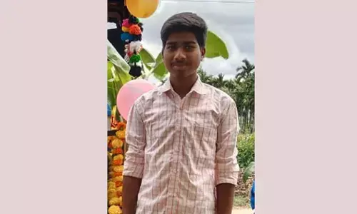 Chitrdurga | ಶಾಲಾ ಕಟ್ಟಡದಿಂದ ಜಿಗಿದು 10ನೇ ತರಗತಿ ವಿದ್ಯಾರ್ಥಿ ಆತ್ಮಹತ್ಯೆ