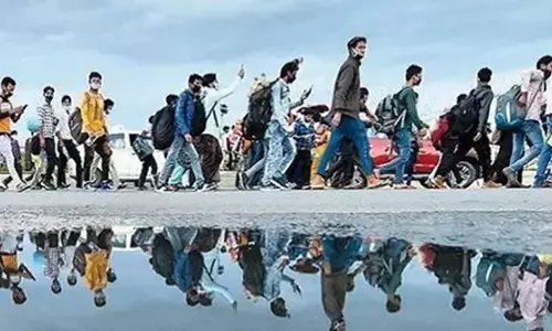 ಸಂಪಾದಕೀಯ | ‘ಅನ್ಯ’ರಾಗುತ್ತಿರುವ ವಲಸೆ ಕಾರ್ಮಿಕರು!