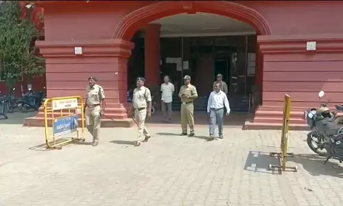 ಧಾರವಾಡ ಹೈಕೋರ್ಟ್ ಪೀಠಕ್ಕೆ ಹುಸಿ ಬಾಂಬ್ ಬೆದರಿಕೆ: ಪರಿಶೀಲನೆ ಬಳಿಕ ಕಲಾಪ ಮುಂದುವರಿಕೆ