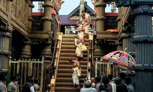 ಶಬರಿಮಲೆ ದೇವಸ್ಥಾನಕ್ಕೆ ಮಹಿಳೆಯರ ಪ್ರವೇಶ: ಎ.7ರಿಂದ ಒಂಭತ್ತು ನ್ಯಾಯಾಧೀಶರ ಸಂವಿಧಾನ ಪೀಠದಿಂದ ವಿಚಾರಣೆ ಆರಂಭ