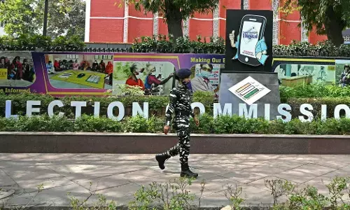 ಪಶ್ಚಿಮ ಬಂಗಾಳ SIR : ಅಧಿಕಾರ ದುರ್ಬಳಕೆ ಆರೋಪದಲ್ಲಿ ಏಳು ಚುನಾವಣಾ ಅಧಿಕಾರಿಗಳ ಅಮಾನತು