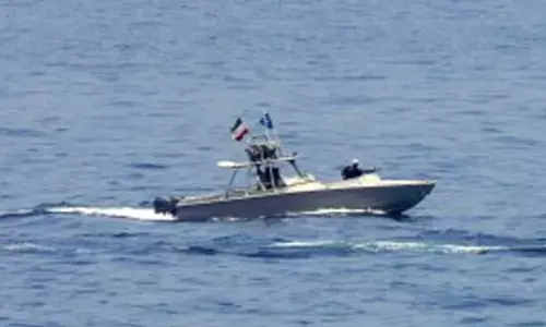 ಹಾರ್ಮುಜ್ ಜಲಸಂಧಿಯಲ್ಲಿ ಸಮರಾಭ್ಯಾಸಕ್ಕೆ ಇರಾನ್ ಚಾಲನೆ