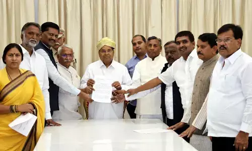 ‘ಒಳಮೀಸಲಾತಿ ಮಸೂದೆಗೆ ಅನುಮೋದನೆ ನೀಡಿ’; ರಾಜ್ಯಪಾಲರಿಗೆ ಸಚಿವ ಕೆ.ಎಚ್.ಮುನಿಯಪ್ಪ ನೇತೃತ್ವದ ನಿಯೋಗ ಮನವಿ