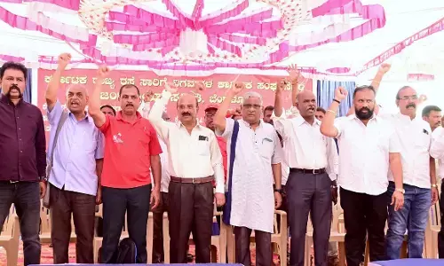 38 ತಿಂಗಳ ಹಿಂಬಾಕಿ ವೇತನಕ್ಕೆ ಆಗ್ರಹಿಸಿ ಸಾರಿಗೆ ನೌಕರರಿಂದ ‘ಬೆಂಗಳೂರು ಚಲೋ’; ಬೇಡಿಕೆಗಳ ಕುರಿತು ತೀರ್ಮಾನಿಸಲು ಮಾ.2ರವರೆಗೆ ಸರಕಾರಕ್ಕೆ ಗಡುವು