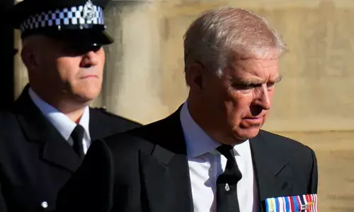 ಲೈಂಗಿಕ ಅಪರಾಧಿ ಜೆಫ್ರಿ ಎಪ್ಸ್ಟೀನ್ ಜತೆ ನಂಟು; ಬ್ರಿಟನ್‌ನ ಮಾಜಿ ರಾಜಕುಮಾರ ಆಂಡ್ರ್ಯೂ ಮೌಂಟ್‌ಬ್ಯಾಟನ್-ವಿಂಡ್ಸರ್ ರನ್ನು ಈಗ ಬಂಧಿಸಿದ್ದೇಕೆ?