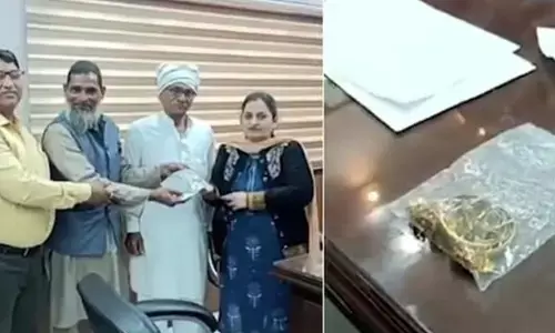 ಹರ್ಯಾಣ|ಕಸದ ರಾಶಿಯಲ್ಲಿ ದೊರೆತ 15 ಲಕ್ಷ ರೂ. ಮೌಲ್ಯದ ಚಿನ್ನ ವಾರೀಸುದಾರರಿಗೆ ಪ್ರಾಮಾಣಿಕತೆಯಿಂದ ಮರಳಿಸಿದ ಗುಜರಿ ವ್ಯಾಪಾರಿ ಅಖ್ತರ್ ಖಾನ್‌