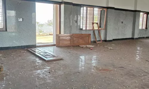 ಹೊಸಪೇಟೆ | ಕುಡುಕರ ಅಡ್ಡೆಯಾದ ಯೋಗ ಮಂದಿರ