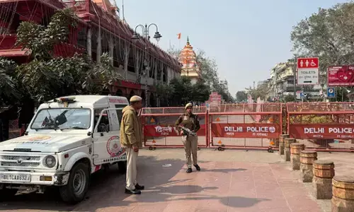 ಕೆಂಪುಕೋಟೆ, ಚಾಂದಿನಿ ಚೌಕ್ನಲ್ಲಿ ಐಇಡಿ ದಾಳಿಗೆ ಲಷ್ಕರ್ ಸಂಚು?; ದಿಲ್ಲಿಯಲ್ಲಿ ಕಟ್ಟೆಚ್ಚರ