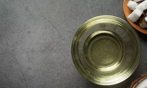 ತೆಂಗಿನೆಣ್ಣೆ ಹೃದಯದ ಆರೋಗ್ಯಕ್ಕೆ ಉತ್ತಮವೇ? ವೈದ್ಯರು ಹೇಳುವುದೇನು?