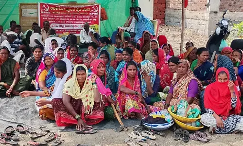 ಜೇವರ್ಗಿ | ವಿವಿಧ ಬೇಡಿಕೆಗಳ ಈಡೇರಿಕೆಗೆ ಒತ್ತಾಯಿಸಿ ಅನಿರ್ದಿಷ್ಟಾವಧಿ ಧರಣಿ