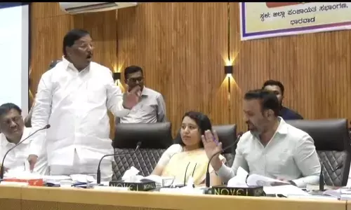 Dharwad | ಕೆಡಿಪಿ ಸಭೆಯಲ್ಲಿ ಸಚಿವ ಸಂತೋಷ್‌ ಲಾಡ್-ಎಂಎಲ್​ಸಿ ಎಫ್.ಎಚ್.ಜಕ್ಕಪ್ಪನವರ ನಡುವೆ ವಾಗ್ವಾದ