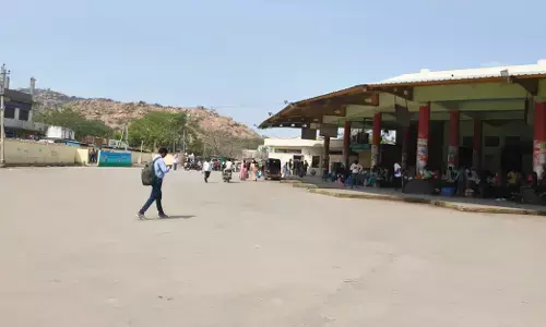 ಶ್ರೀ ಪ್ರಭು ಕಾಲೇಜ್ ಮೈದಾನ ಜಾಗ ಹಂಚಿಕೆ ವಿರೋಧಿಸಿ ಸುರಪುರ ಸಂಪೂರ್ಣ ಬಂದ್