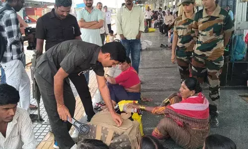 ಯಾದಗಿರಿ | ವಿವಿಧ ಕೋರ್ಟ್ ಗಳ ಮೇಲೆ ಬಾಂಬ್ ಬೆದರಿಕೆ : ಬಾಂಬ್ ತಪಾಸಣಾ ತಂಡದಿಂದ ಜನಸಂದಣಿ ಸ್ಥಳಗಳ ತಪಾಸಣೆ