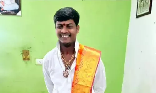 Yadgiri | ಬಾಲಕಿಯೊಂದಿಗೆ ಮಲ್ಲಿಕಾರ್ಜುನ ಮುತ್ಯಾ ಅನುಚಿತವಾಗಿ ವರ್ತಿಸಿದ ಆರೋಪ : ವಿಡಿಯೋ ವೈರಲ್