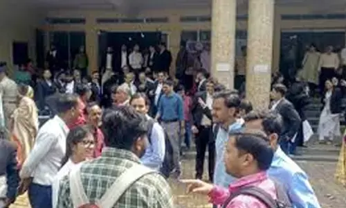 ಪಶ್ಚಿಮ ಬಂಗಾಳದ 6 ನ್ಯಾಯಾಲಯಗಳಿಗೆ ಬಾಂಬ್ ಬೆದರಿಕೆ|ಪೊಲೀಸರಿಂದ ಶೋಧ