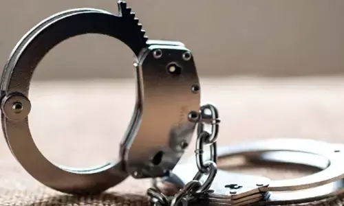 Bengaluru | ಜಿಎಸ್‍ಟಿ ಅಧಿಕಾರಿಗಳ ಸೋಗಿನಲ್ಲಿ ವ್ಯಾಪಾರಿಯನ್ನು ಬೆದರಿಸಿ 5 ಲಕ್ಷ ರೂ. ಸುಲಿಗೆ: ಇಬ್ಬರ ಬಂಧನ