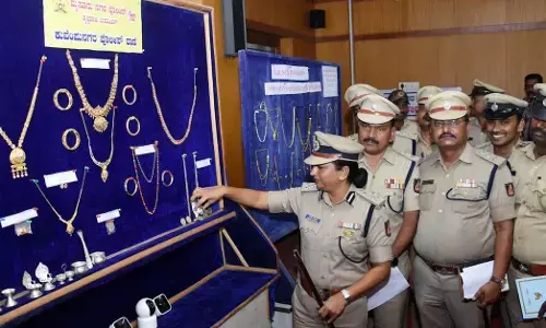 ಮೈಸೂರು ನಗರ ಪೊಲೀಸರ ಕಾರ್ಯಾಚರಣೆ | 105 ಕಳವು ಪ್ರಕರಣ ಪತ್ತೆ: 2.96 ಕೋಟಿ ರೂ. ಮೌಲ್ಯದ ಚಿನ್ನಾಭರಣ ವಶ