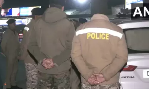 AI ಇಂಪ್ಯಾಕ್ಟ್ ಶೃಂಗಸಭೆಯಲ್ಲಿ ಪ್ರತಿಭಟನೆ | ಯುವ ಕಾಂಗ್ರೆಸ್ ನಾಯಕರನ್ನು ಬಂಧಿಸಿ ಕರೆದೊಯ್ಯುತ್ತಿದ್ದ ದಿಲ್ಲಿ ಪೊಲೀಸರ 20 ಸಿಬ್ಬಂದಿಯನ್ನು ವಶಕ್ಕೆ ಪಡೆದ ಹಿಮಾಚಲ ಪ್ರದೇಶ ಪೊಲೀಸರು