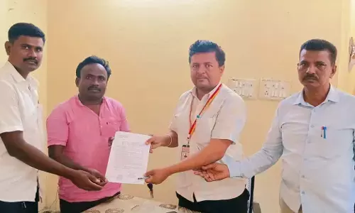 ಯಾದಗಿರಿ | ಬಸ್ ನಿಲುಗಡೆ ಸಮಸ್ಯೆ ಪರಿಹರಿಸಲು ಅಧಿಕಾರಿಗಳಿಗೆ ಮನವಿ