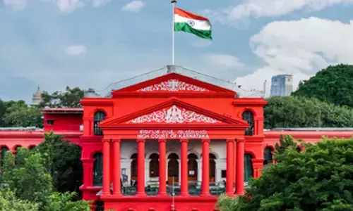 ಪತ್ನಿಯೊಂದಿಗೆ ಅಕ್ರಮ ಸಂಬಂಧ ಹೊಂದಿದ್ದ ಶಂಕೆಯಲ್ಲಿ ವ್ಯಕ್ತಿಗೆ ಬೆಂಕಿ‌ ಹಚ್ಚಿ‌ ಕೊಲೆ; ಪತಿಯ ಜೀವಾವಧಿ ಶಿಕ್ಷೆ ಎತ್ತಿಹಿಡಿದ ಹೈಕೋರ್ಟ್