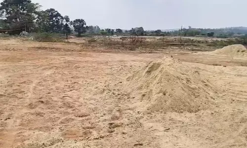 ಅಕ್ರಮ ಮರಳು ದಂಧೆ ತಡೆಯುವಲ್ಲಿ ಜಿಲ್ಲಾಡಳಿತ ನಿರ್ಲಕ್ಷ್ಯ : ಸಾರ್ವಜನಿಕರ ಆರೋಪ