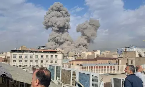 ಮಧ್ಯಪ್ರಾಚ್ಯದಲ್ಲಿ ಉದ್ವಿಗ್ನ: ಎಚ್ಚರಿಕೆಯಿಂದಿರುವಂತೆ ಇಸ್ರೇಲ್‌ನಲ್ಲಿರುವ ಭಾರತೀಯರಿಗೆ ರಾಯಭಾರಿ ಕಚೇರಿ ಸಲಹೆ