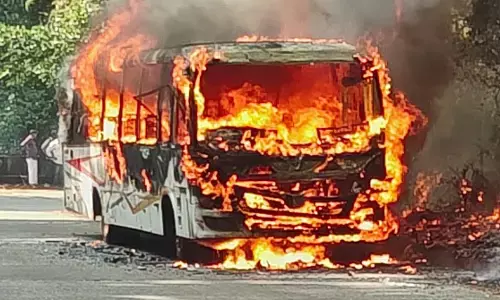 ಕುಂದಾಪುರದಿಂದ ಶಿವಮೊಗ್ಗಕ್ಕೆ ತೆರಳುತ್ತಿದ್ದ ಖಾಸಗಿ ಬಸ್‌ನಲ್ಲಿ ಬೆಂಕಿ ಅವಘಡ: ಪ್ರಯಾಣಿಕರು ಪಾರು
