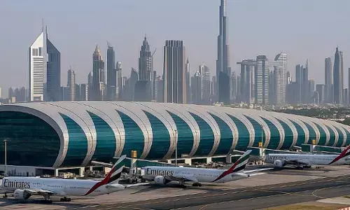 ದುಬೈ ವಿಮಾನ ನಿಲ್ದಾಣದ ಮೇಲೆ ಇರಾನ್ ದಾಳಿ: ವರದಿ