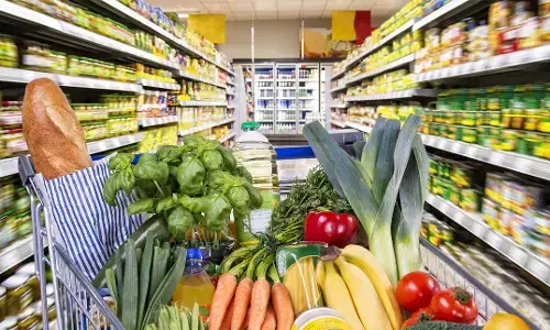 ಯುಎಇಯಲ್ಲಿ ಗಗನಕ್ಕೇರಿದ ಅಗತ್ಯ ವಸ್ತುಗಳ ಬೆಲೆ; ಏರುತ್ತಲೇ ಇದೆ ತರಕಾರಿ - ಹಣ್ಣು ಹಂಪಲುಗಳ ಬೆಲೆ