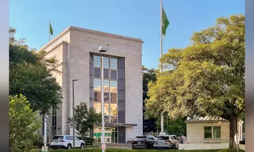 Saudi Arabia | ತನ್ನ ನಾಗರಿಕರಿಗೆ ಆಶ್ರಯ ತಾಣದಲ್ಲಿಯೇ ಉಳಿಯುವಂತೆ ಅಮೆರಿಕ ರಾಯಭಾರ ಕಚೇರಿಯಿಂದ ಸೂಚನೆ