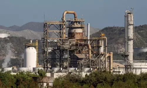 ಭಾರತದ ಬಳಿ 25 ದಿನಕ್ಕಾಗುವಷ್ಟು ಕಚ್ಚಾ ತೈಲ ಮತ್ತು ಸಂಸ್ಕರಿತ ತೈಲಗಳ ದಾಸ್ತಾನು: ವರದಿ